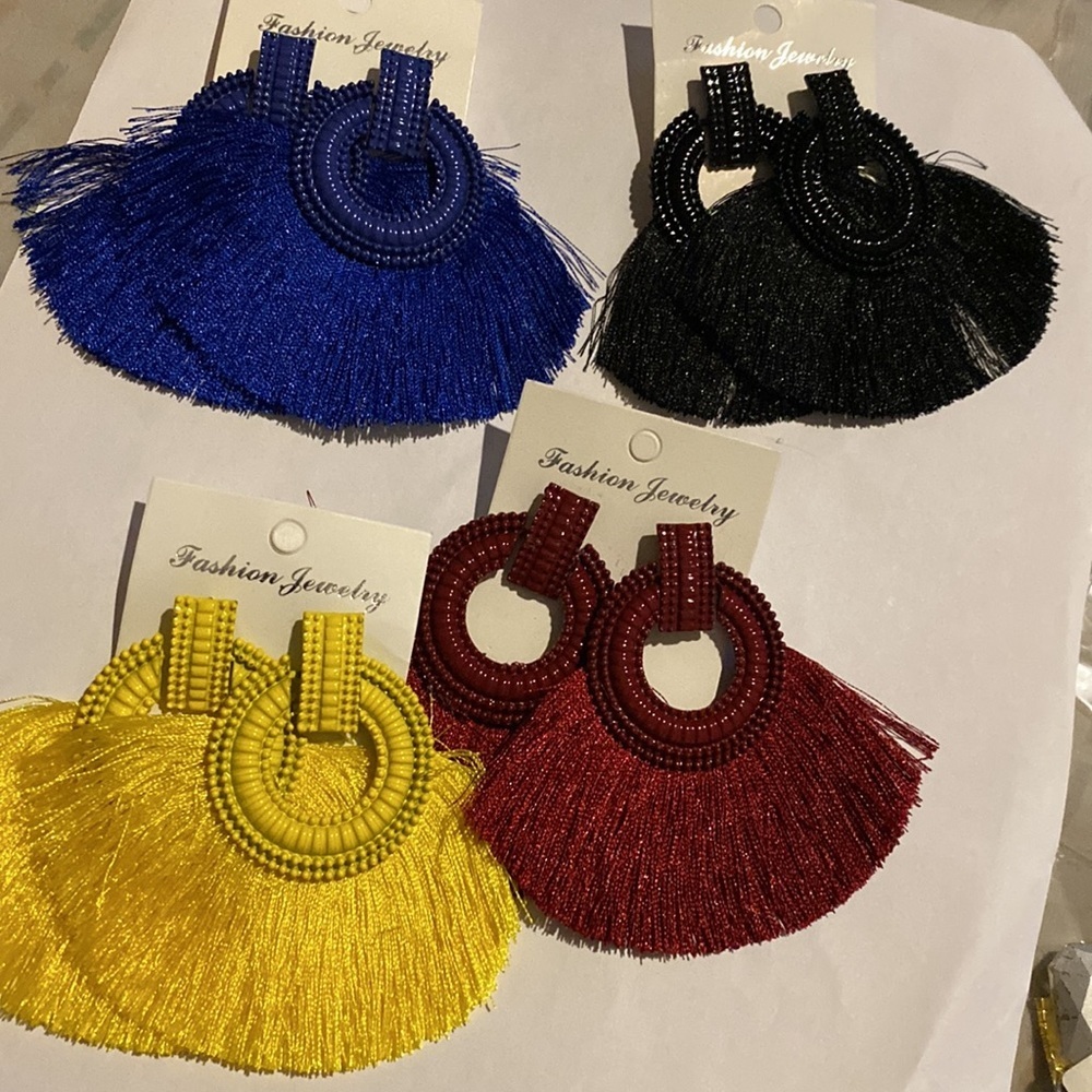 Tassel fan earrings - Picture 4 of 5